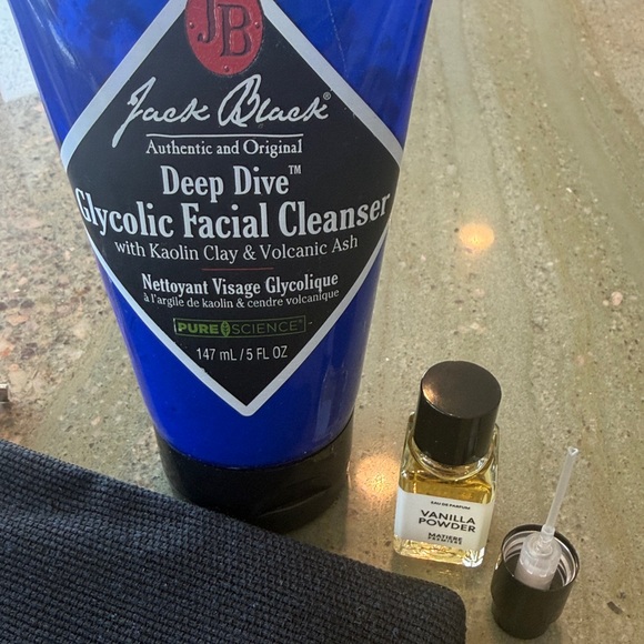 Missoni Navy Cosmetic Bag Lot/ plus Emirates FC amenity - Picture 4 of 6